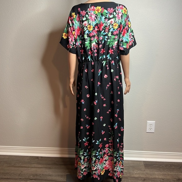 Shein Curve 2XL Black Floral Maxi Dress - Vibrant and Elegant - Picture 4 of 7